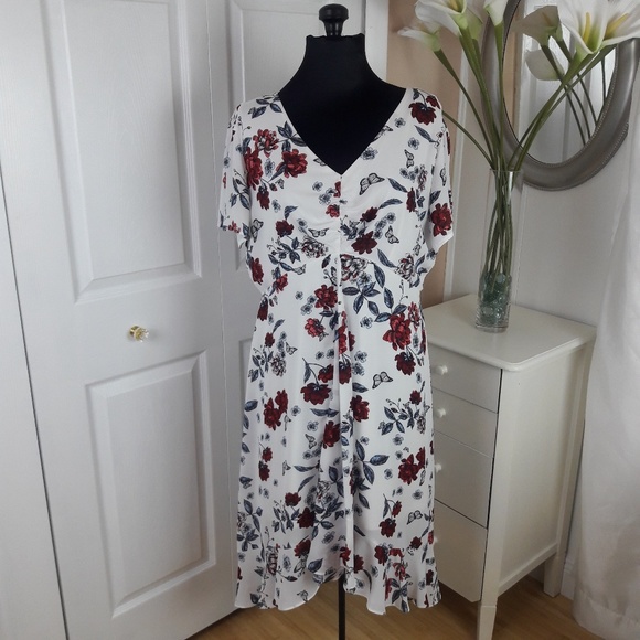 Candie's Dresses & Skirts - Candies Floral Dress size XXL